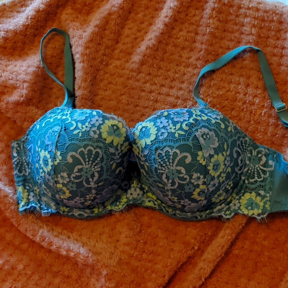 New Victoria secret 32DDD